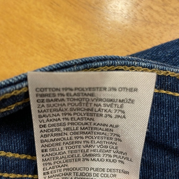 NWOT H&M Wide Leg Denim Jeans Women’s 10 Cropped Short Stretch Trendy - Picture 9 of 11